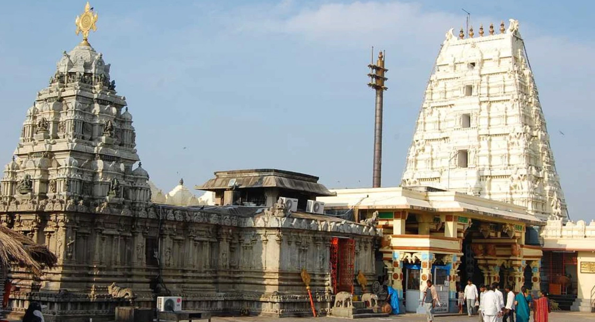 The temple that offers gold offerings