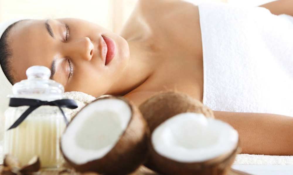 To improve skin beauty with coconut oil