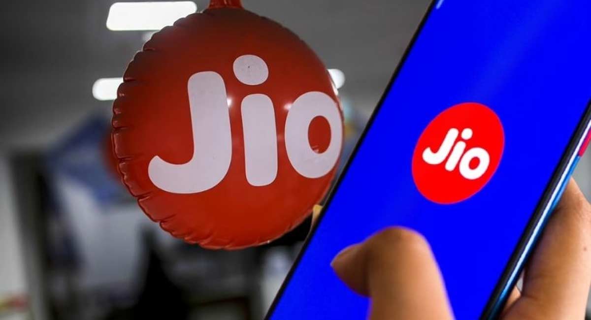 Jio bumper offer for movie lovers Free for a year