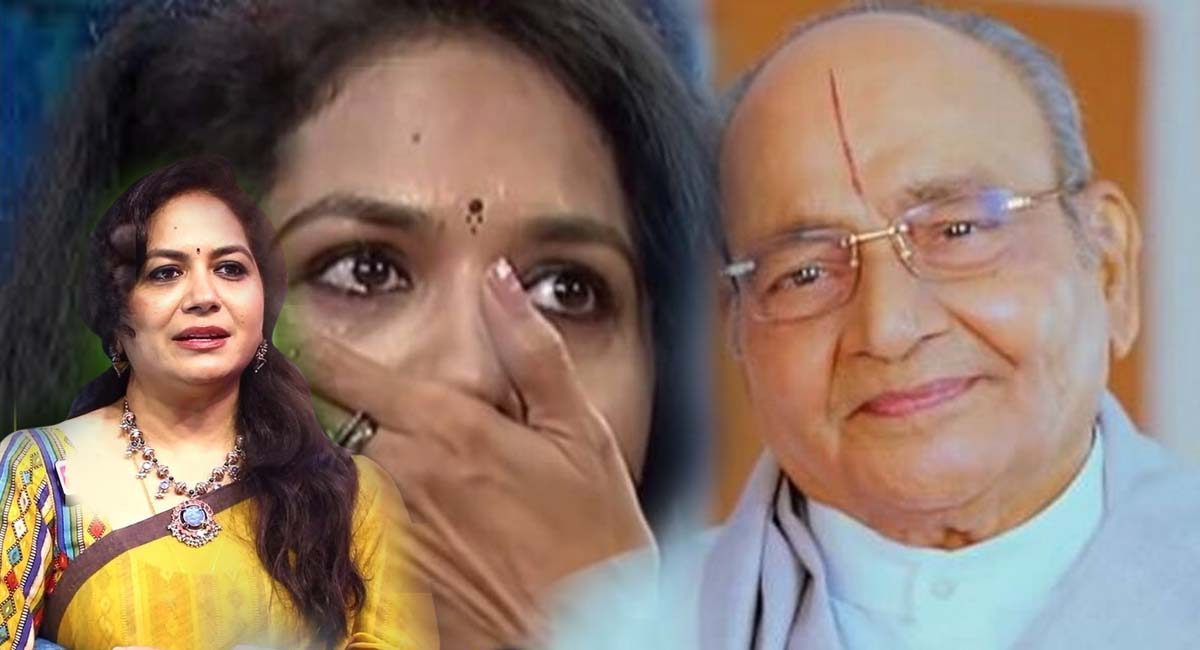 Singer Suneetha emotional post on kalatapasvi Viswanadh